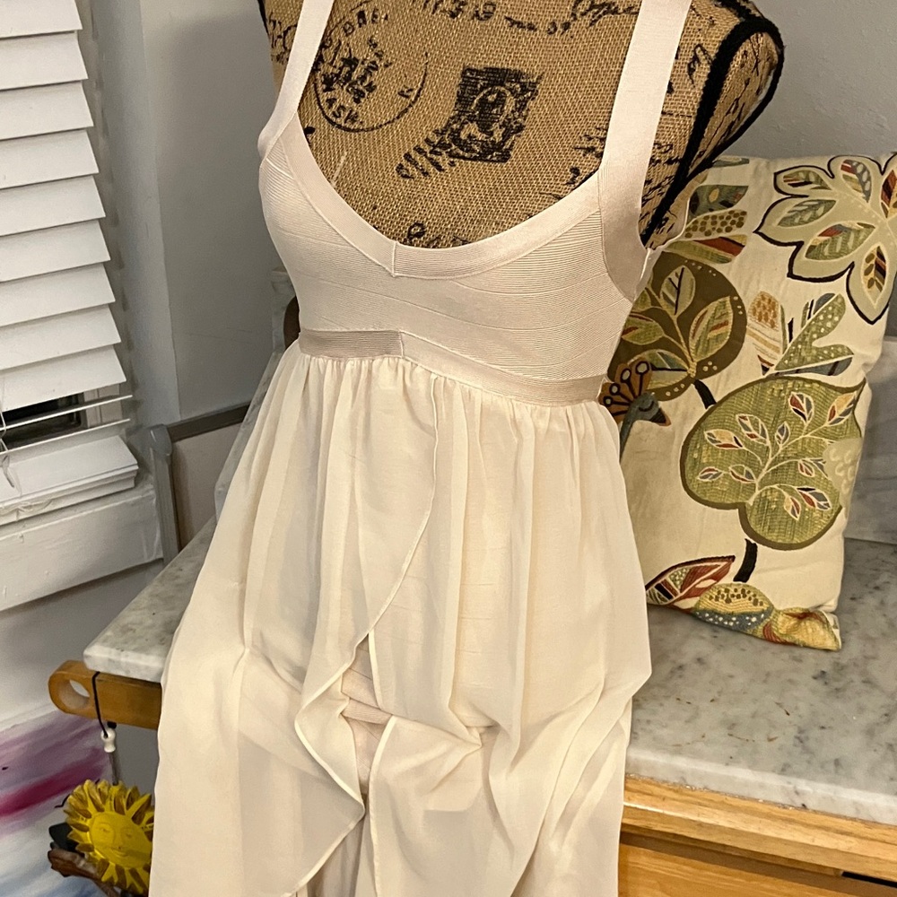 bebe Cream High Low Dress Sexy Fabulous Style Never Worn!!❤️ S Prom Formals - Picture 7 of 15